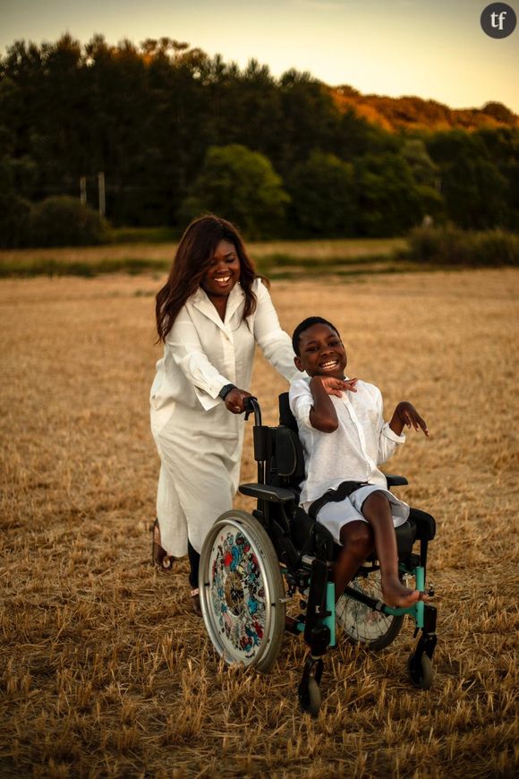 Sandra Senou et son fils Alexandre, porteur de handicap