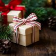  Noël symbolise les retrouvailles familiales, les repas interminables... et les cadeaux au pied du sapin 