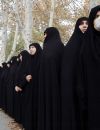 En Iran, les femmes qui seront surprises à ne pas porter le voile en voiture recevront désormais... Un SMS. Une nouvelle étape dans la surveillance et la répression.