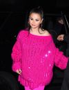 Selena Gomez tout en rose arrive à la soirée SNL à New York le 10 décembre 2022.   