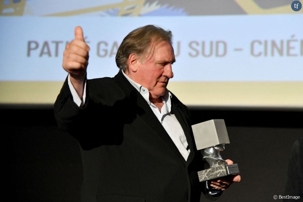 Gérard Depardieu lors de la soirée de clôture de la 3eme édition du Festival Cinéroman à Nice, le 24 octobre 2021. C&#039;est avec la remise des prix et la projection en avant première du film Goliath, réalisé par F.Tellier, que Cinéroman s&#039;est achevé avec en invité surprise, G.Depardieu. 9 films tirés de roman ont été présentés en compétition et le Jury, présidé cette année par N.Bedos, a recompensé pour le prix du meilleur film adapté d&#039;un roman : F.Zeller pour The Father, pour Le prix d&#039;interprétation féminine : G.Londez pour The Father, dans Le Discours de Laurent Tirard et Benedetta de Paul Verhoeven, pour le prix d&#039;interprétation masculine : B.Lavernhe pour Le Discours de Laurent Tirard, pour le prix coup de coeur du festival à une personnalité du cinéma pour sa relation très forte avec la ville de Nice et la côte d&#039;Azur : M.Boujenah, et pour finir, le prix spécial du jury a été décerné à G.Depardieu pour avoir remis dans la lumière des oeuvres littéraires et su incarner des personnages de papier auxquels personne n&#039;aurait osé prêter sa voix et son regard. Maigret, Germinal, Les Misérables, Monte Cristo, Les Valseuses, Sous le soleil de Satan, Les Illusions Perdues, Des Hommes, L&#039;homme au masque de fer... &amp;amp; x2028; © Bruno Bebert / Bestimage  