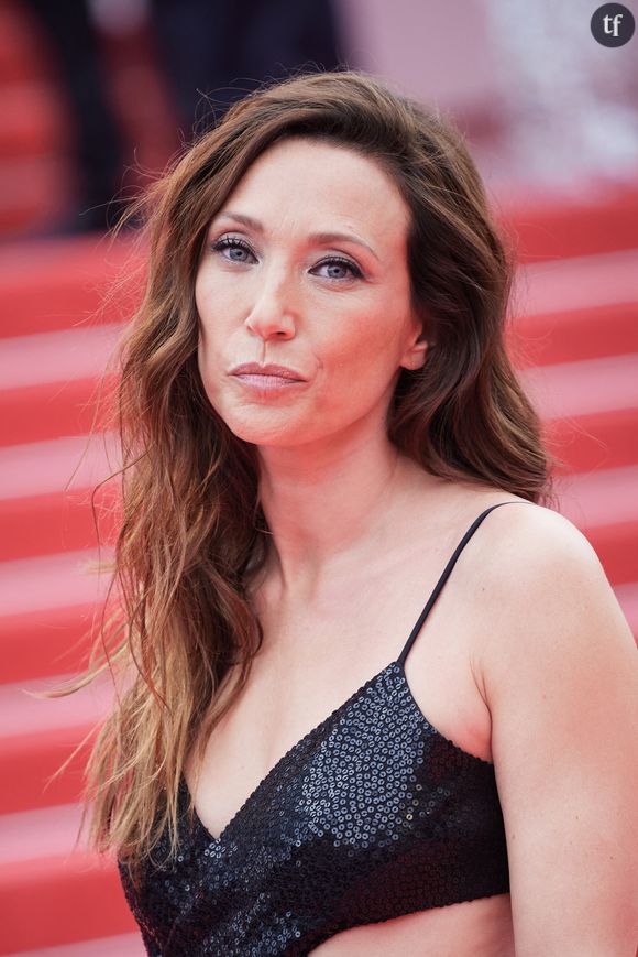 "... Et des femmes qui veulent ressembler à des figures de magazine".
Laura Smet (Michael Kors et Chopard) - Montée des marches du film " Jeanne du Barry " pour la cérémonie d'ouverture du 76ème Festival International du Film de Cannes, au Palais des Festivals à Cannes. Le 16 mai 2023 © Jacovides-Moreau / Bestimage 