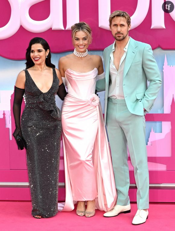 Pour le coup, America Ferrara a raison. Rappelons par exemple qu'au Liban et au Koweït, la sortie de la comédie de Greta Gerwig a été purement et simplement annulée. 
London, UNITED KINGDOM - Cast and celebrities attend the European Premiere of Barbie at Cineworld Leicester Square in London Pictured: America Ferrera, Margot Robbie and Ryan Gosling