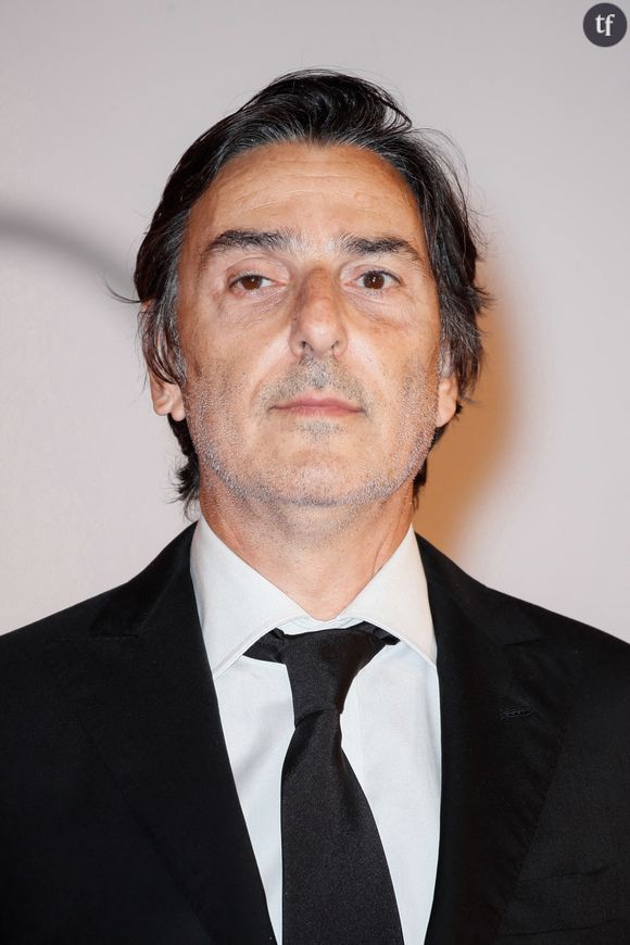 La répartie pleine de tact de Pierre Arditi fait écho à celle d' Yvan Attal, compagnon de Charlotte Gainsbourg, qui déclarait en 2009 à Marie Claire : "Si Charlotte partait avec un ouvrier, je prends la carabine et je la tue. Je ne tue pas l'ouvrier, je la tue elle. Le pire, ce serait qu'elle parte avec un grand acteur. On est atteint dans sa virilité".
