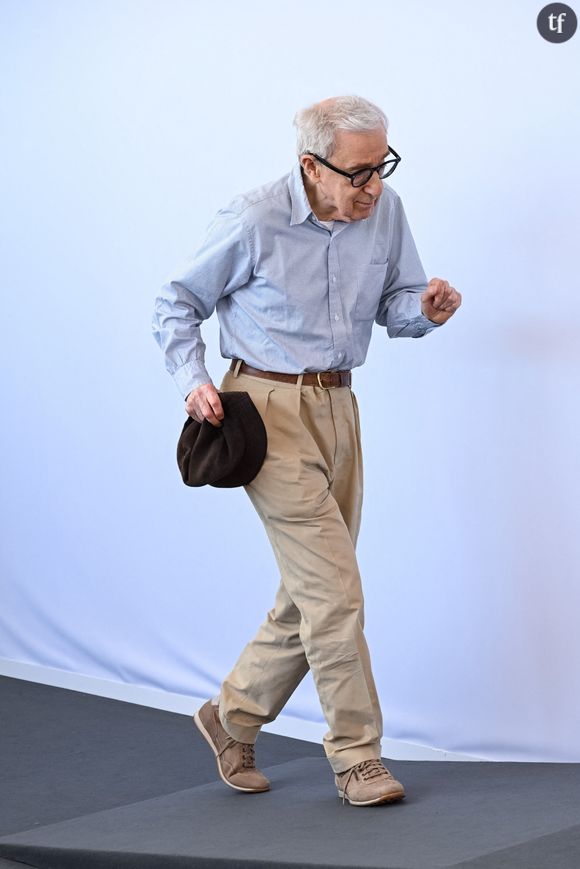 Récemment, le cinéaste n'avait pas été tendre envers la "cancel culture" et le mouvement #MeToo. Aujourd'hui, Woody Allen affirme vouloir arrêter le cinéma.
Woody Allen 80th Venice Film Festival Photocall of the movie -Coupe de Chance- Venice, Italy 4th September 2023