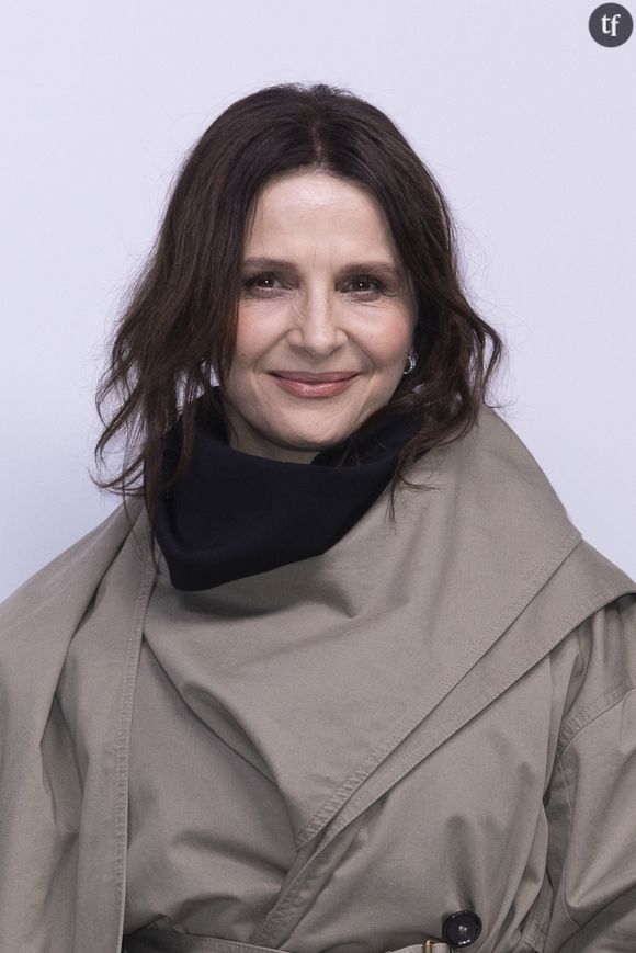 Mais si Juliette Binoche s'est exprimée, les larmes aux yeux, c'est pour bousculer les lignes. Et en appeler à un changement majeur.  
Juliette Binoche au photocall du défilé Acne Studio mode femme automne / hiver 2024-2025 lors de la Fashion Week de Paris (PFW), à L'Observatoire de Paris, France, le 28 février 2024. © Olivier Borde/Bestimage