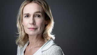 "Négligence médicale", "honte !" : Sandrine Bonnaire accuse un Ehpad de la mort de sa mère, une enquête est lancée