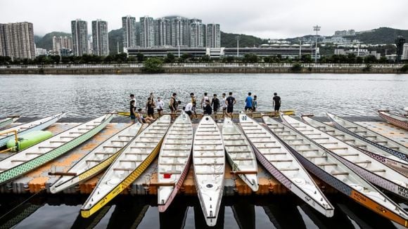 Handicap : à Hong Kong, une équipe de sportifs malvoyants défie les vagues (et le validisme)