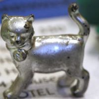 Monopoly : Hasbro remplace le pion Fer à repasser par un pion Chat