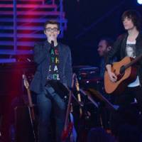 Nouvelle Star 2013 : Flo chante « Jeune et con » de Saez  – Vidéo D8 Replay