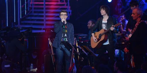 Nouvelle Star 2013 : Flo chante « Jeune et con » de Saez  – Vidéo D8 Replay