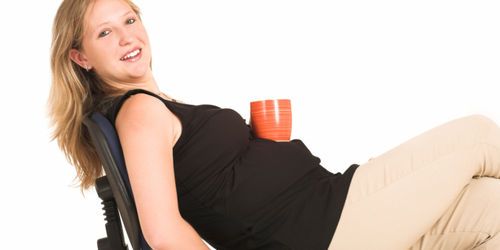 Grossesse : café, thé et chocolat sont néfastes pour le poids des bébés