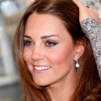 Kate Middleton montre fièrement son ventre pour faire face aux attaques humiliantes