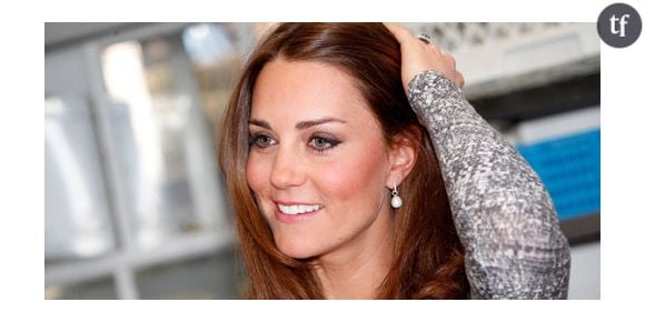 Kate Middleton montre fièrement son ventre pour faire face aux attaques humiliantes