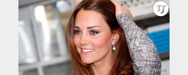 Kate Middleton montre fièrement son ventre pour faire face aux attaques humiliantes