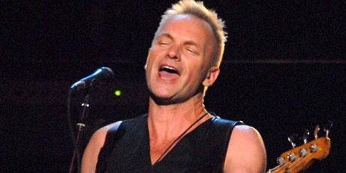 Sting : l’ex chanteur du groupe Police dans un bar karaoké de Malibu - Vidéo