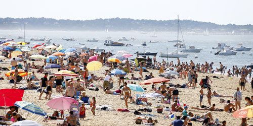 Vacances d'été raccourcies : pourquoi l'annonce de Vincent Peillon est mal accueillie ?