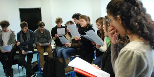 La nouvelle star de la chanson française formée à l'université de Bordeaux ?