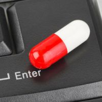 Pharmacie en ligne : les médicaments plus chers sur Internet ?