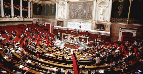 Non-cumul des mandats : une solution pour la parité ?