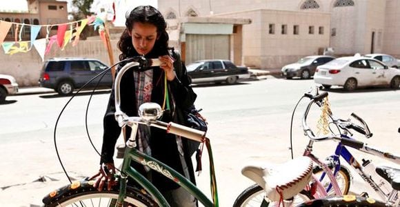 Arabie saoudite : les femmes autorisées à faire du vélo… accompagnées d'un homme