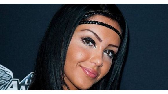 Nabilla n’a plus envie de poser nue et veut être la nouvelle Kim Kardashian