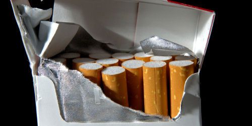 La vente de cigarettes interdite pour les moins de 21 ans ?