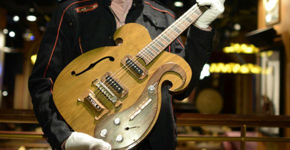 408.000$ pour la guitare des Beatles 