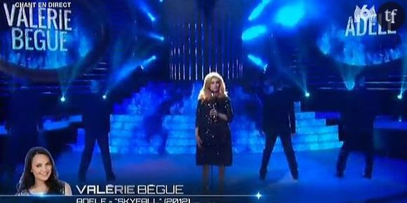 Un air de star : Valérie Bègue chante Skyfall d’Adèle – Vidéo M6 Replay