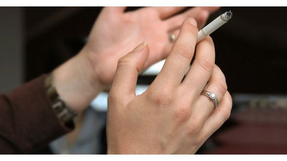 Le tabagisme des femmes enceintes inquiète Marisol Touraine