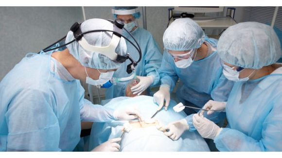 Se faire opérer le week-end, plus dangereux ?