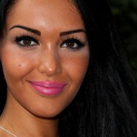 Nabilla dit inspirer les politiques et elle a raison