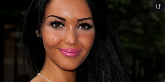 Nabilla dit inspirer les politiques et elle a raison