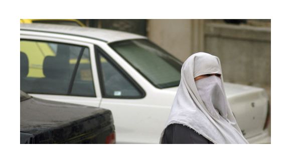 Burqa : comment les forces de l’ordre vont appliquer la loi