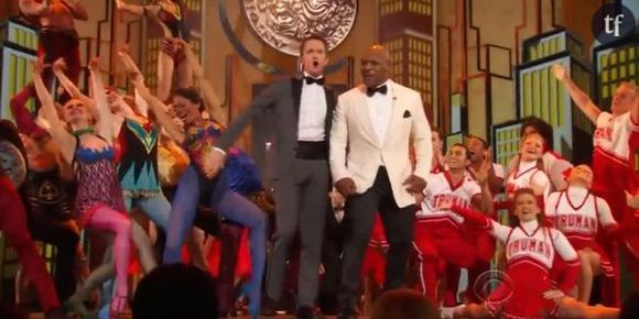 Tony Awards 2013 : Neil Patrick Harris danse avec Mike Tyson - Vidéo