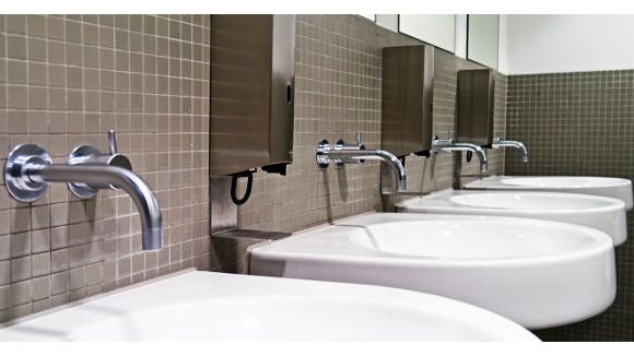 Les Américains se lavent mal les mains en sortant des toilettes