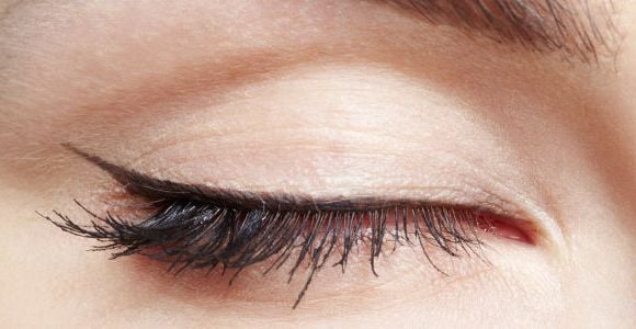 Mascara semi-permanent : sublimez vos cils pour longtemps