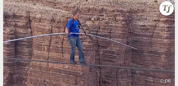 Le funambule Nik Wallenda sur un fil au-dessus du Grand Canyon - Vidéo