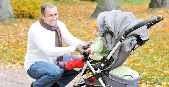 Congé parental : 100 000 pères concernés en 2017, espère Vallaud-Belkacem