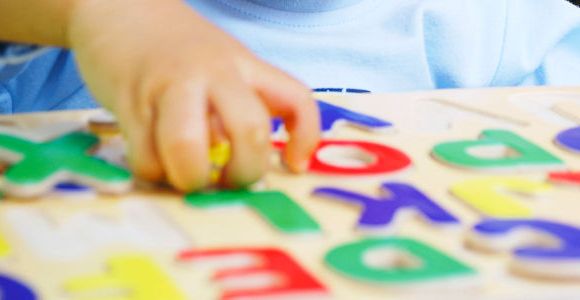 Adam Kirby, le petit garçon qui a un QI de 141 à deux ans