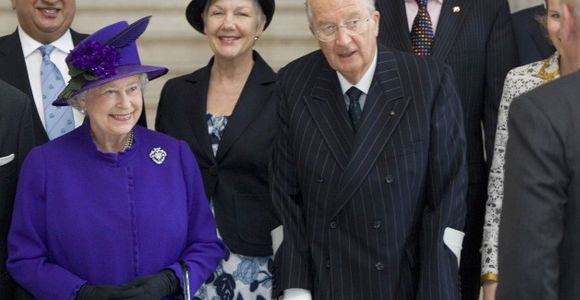 Albert II de Belgique : la reine d'Angleterre doit-elle abdiquer pour Charles ?