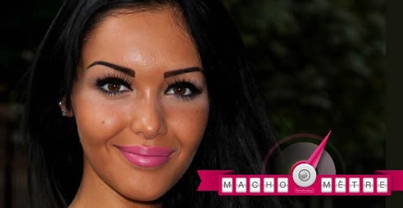 Nabilla, en guerre contre les femmes ménopausées, est dans le machomètre