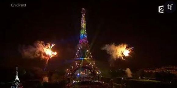 Feu d'artifice du 14 juillet : le rainbow flag sur la Tour Eiffel agite Twitter