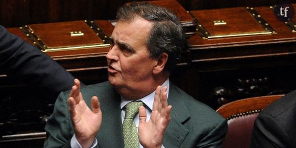 Roberto Calderoli : après sa déclaration raciste, il envoie des fleurs à la ministre italienne