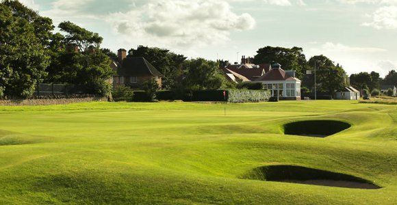 Muirfield : le club de golf interdit aux femmes fait scandale