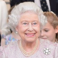 Mariage gay : la reine Elizabeth II prononce un royal oui