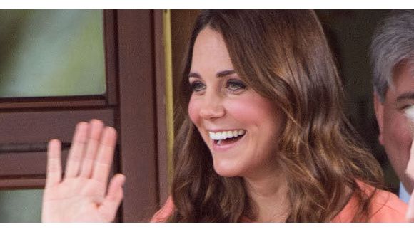 Kate Middleton pose nue en attendant la naissance de bébé - Photo