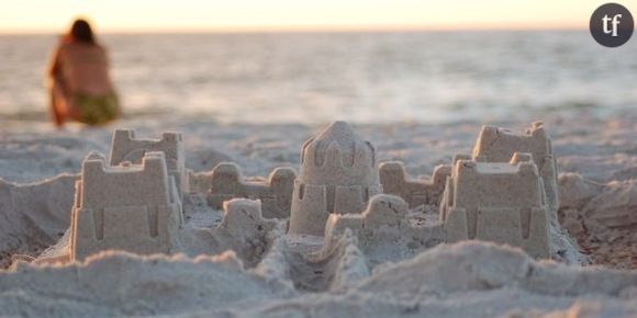 Naturisme, bronzette, châteaux de sable : que font les vacanciers à la plage ?