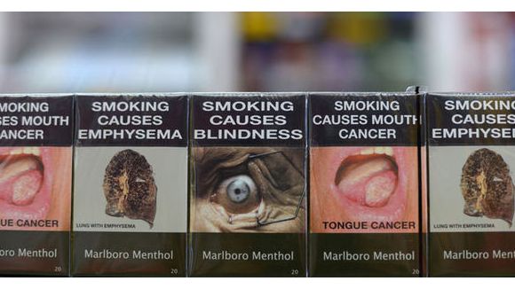 Pour ou contre les paquets de cigarettes neutres ?