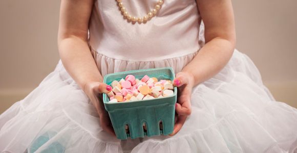 Elle achète pour 2 500 euros de bonbons avec un chéquier volé